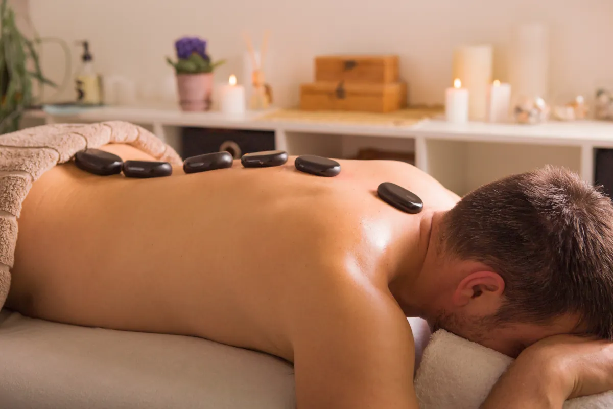 Sessão de massagem Deep Tissue Pedra Quente